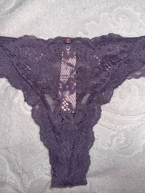 Victoria’s Secret Lace Thong Panty
